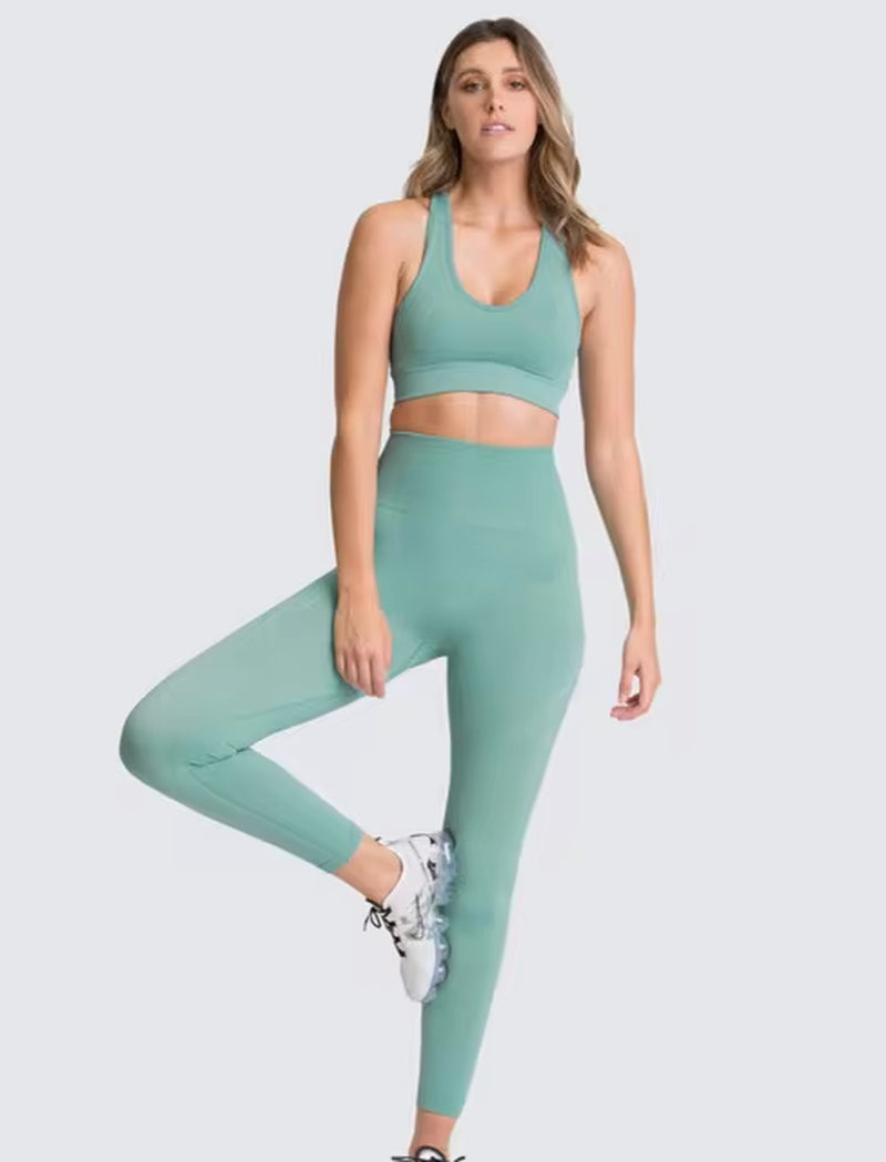 Elevate Your Workout: 2-Piece Seamless Hyperflex Women's Athletic Set - Long Sleeve Crop Top & High Waist Leggings